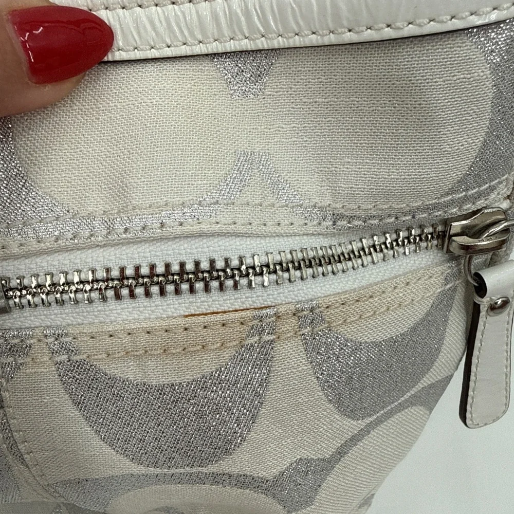 Coach Womens Y2K Patchwork Metallic Silver White Shoulder Bag 13496 w/Wallet